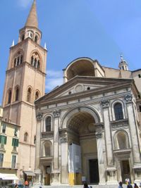 Bild 2: Fassade der Kirche San Andrea in Mantua