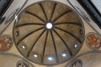 Bild 3: Detailansicht der alten Sakristei der Basilika di San Lorenzo in Florenz
